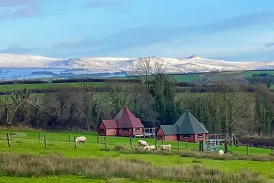 Image de Dartmoor Eco-Pod (Oak Tree Lane) Gorgeous rustic charm
