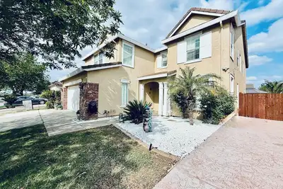 Image de Spacious 7-bedroom villa in brilliant Merced with WiFi, fitness room, Ac