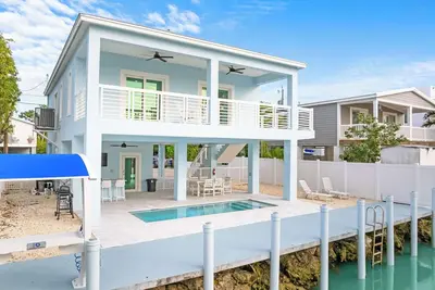 Azul Paradise ~ Waterfront ~ Games ~ Pool ~ Dock