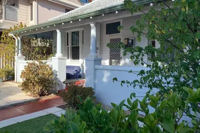 Image de Urban Central Character Home