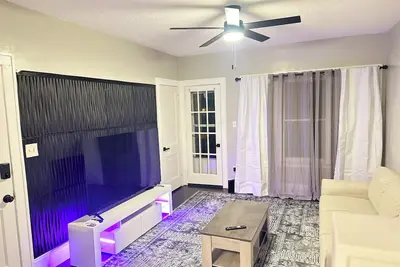 Image de Charming Full private unit! ! 2-bedrooms