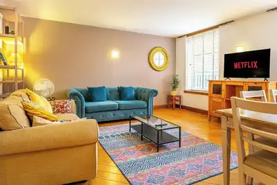 Chapel Conversion - Private Parking - 2br