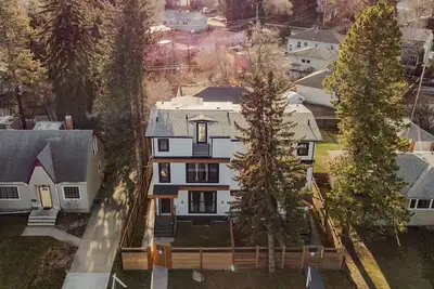 Image de Spacious 3Story, 3bedroom, Pets Park, Near UofA&more attractions. Luxury starts here