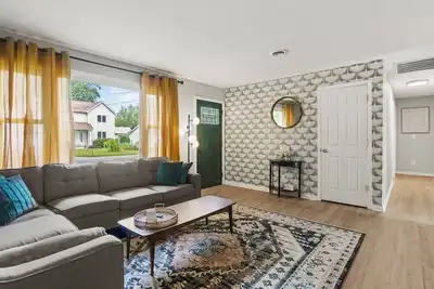 Image de The Webster | 3br King | Fenced Yard | Garage| W/D