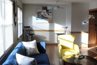 Image de Charming 3-bdr home with WiFi, Ac & Smart Tv’s in quiet, safe area in Decatur.