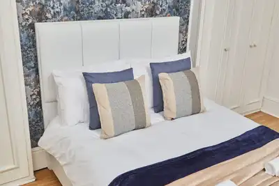 Image de Large Flat Close to The City Centre - Sleeps 12