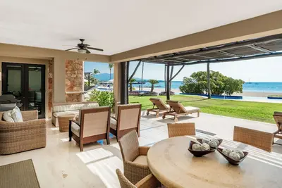 Image de Ground Floor Luxury • Family-Ready + Cook & Golf Cart