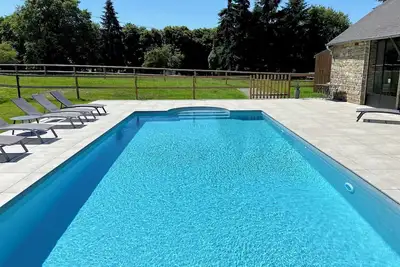 Image de 3 gites 20 pers - Domaine équestre, chevaux, piscine - Réceptions, mariages