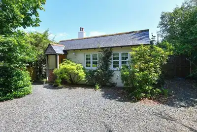 Cosy one room country haven with enclosed garden.