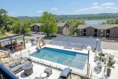 Image de Incredible Views - Heated Saltwater Pool - Hot Tub - Waterfront Resort