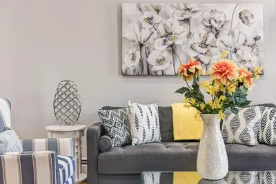 Image de New! Logan Mansion Suite 4