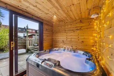 Image de Bristol Burrow -Hot Tub Escape