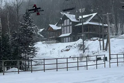 Image de Luxury Ski on/off 3 bedroom 4 baths, brand new on Okemo mountain, hot tub, sauna