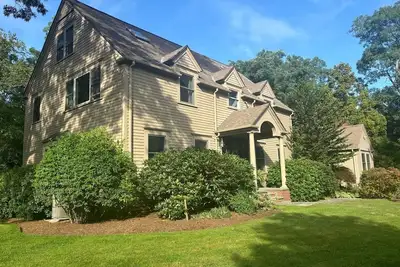 Image de Spacious Home with Private Beach Access, Near Downtown Falmouth & Woods Hole