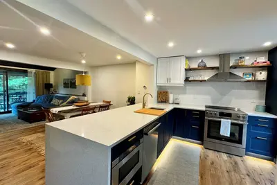 Image de Charming 2-bedroom townhome in popular Pittsburgh suburb, 20 minutes to downtown