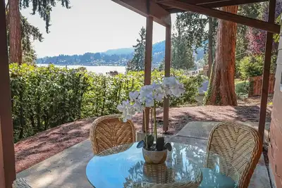 Image de Convenient Bellevue 2 Br 2 Bath Lakeview House