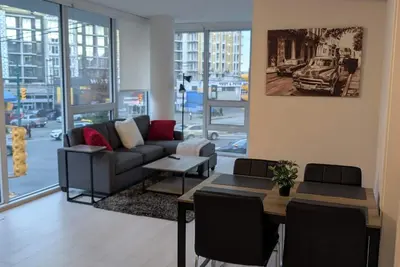 Image de Modern 2 bedroom condo in Olympic Village / Mount Pleasant