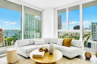 Image de Spacious 3-bedroom apartment in charming Miami with Ac, WiFi, fitness room