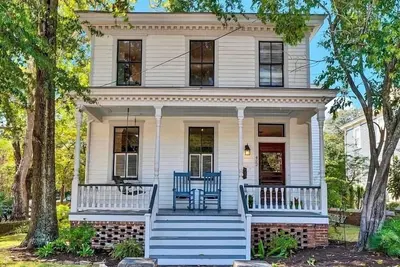 Image de Historic Home in Downtown Wilmington - One Block from Riverwalk -King Size Beds