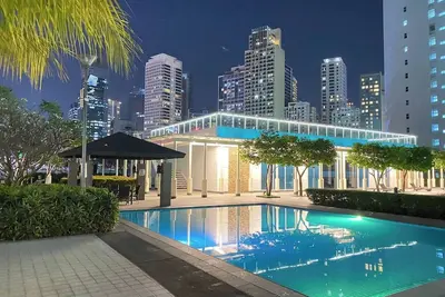 \nSpacious, stylish and modern condo with perfect blend of comfort and elegance! !