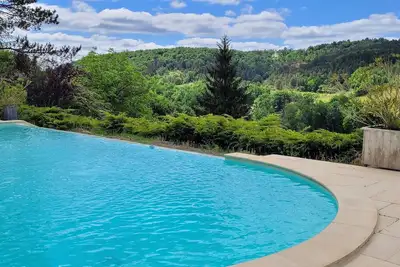 Image de Domaine pour 8 personnes avec piscine