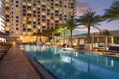 Image de Corner Modern Ocean View Low Floor