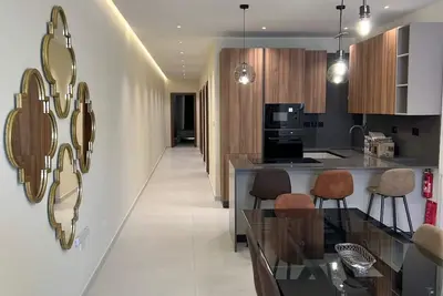 Image de Superb 3 Bedroom Promenade Apartment