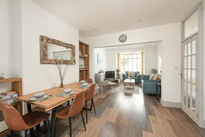 Image de Sea Boots (sleeps 8) -  a house that sleeps 8 guests  in 4 bedrooms