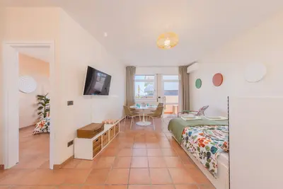 Apartment for 4 People, 1 Minute from the Beach and Close to the City Center