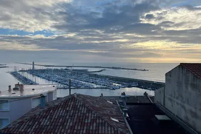 Image de Superbe duplex climatisé avec vue mer, 2 chambres, Wifi à Sète
