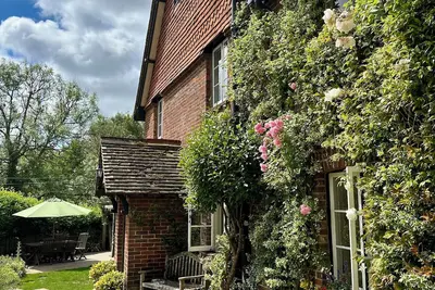 Image de Charming central village, period, country cottage