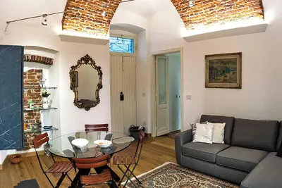 House of Count Maximilian Roero. Magnificent appart in the heart of the Old Town