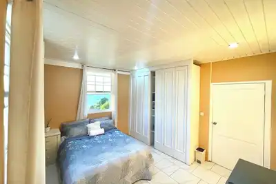 Image de Charming 2-bedroom apartment with WiFi, Ac in Fondcole