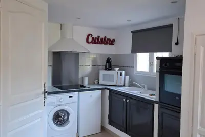 Image de Appartement indépendant entre mer et montagne sans vis à vis, vue sur l'esterel