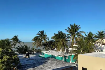 Image de Spacious 4-bedroom, 2 house property w/ private courtyard in beautiful Chuburná