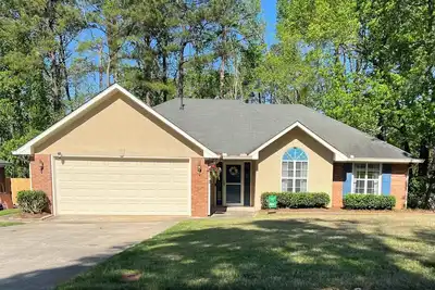 Image de Charming 3 Bed/2 Bath Bungalow for Masters