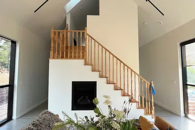 Image de Open Modern Cottage with Fabulous View \nShort walk to the beach very private