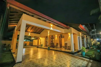 Image de 4-bedroom villa in Negombo situated in a safety environment with WiFi, A/C.