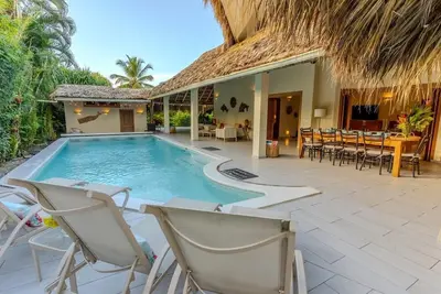 Charming 4-bedroom villa with WiFi, Ac in welcoming Las Terrenas