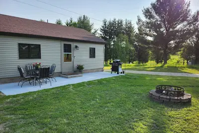 Image de Cozy 1-bedroom cottage on a horse farm 15 minutes from Traverse City