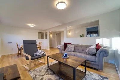 Image de Cozy apartment in enchanting Hammonds Plains with everyting you need.