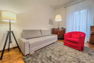 Isola District Milan Apartment