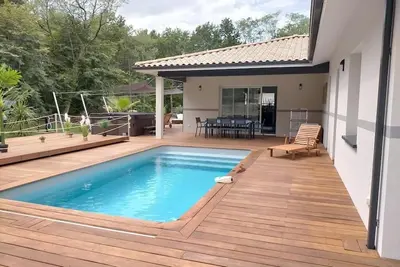 Image de Villa moderne avec spacieux jacuzzi, piscine chauffée, 10 min rocade bordelaise