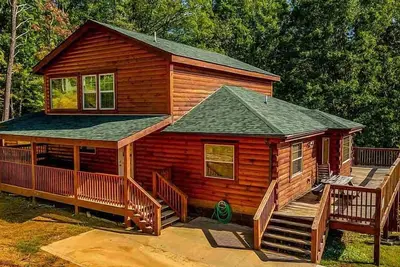 Image de Gatlinburg, Peaceful Cabin Getaway with Hot Tub Pool Table, Softball & Views