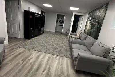 Image de Luxury Basement Suite • Sleeps 5
