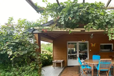 Image de maison de vacances avec jacuzzi au bord de mer et chemin des douaniers