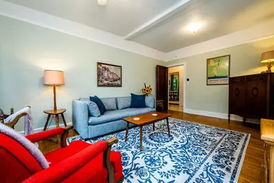 Image de Charming Cottage Steps from Private Beach & Downtown Union Pier