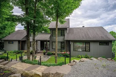 Image de Maison moderne près des pistes  St-Sauveur (15 min) petit train du nord (5 min)