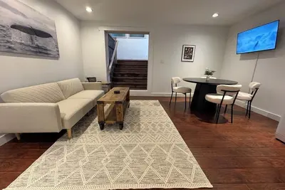 Image de Private Suite, Private Entrance and Driveway