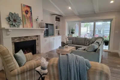 Image de Quiet, Newly Renovated Home, Perfect for Work, Vacation or Temporary Housing